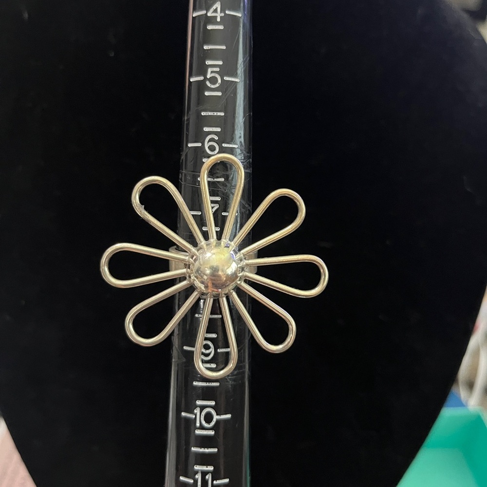 .925 Elegant Sterling Silver Flower statement Ring
